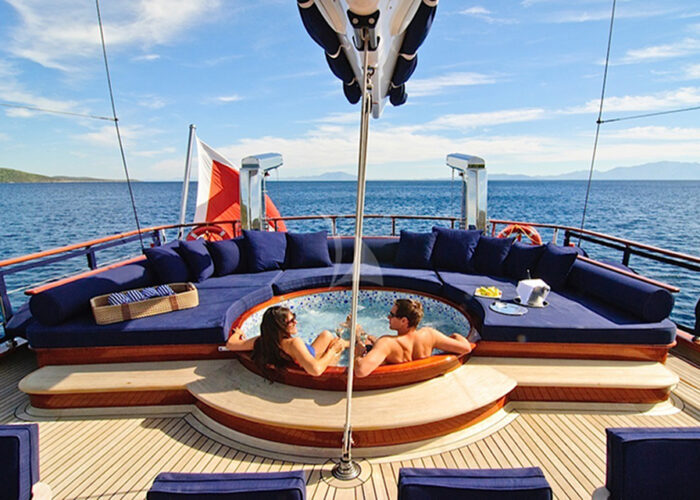 classic sailing yacht cleareyes external jacuzzi deck.jpg