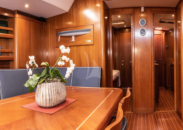 classic sailing yacht kallima interior main saloon.jpg