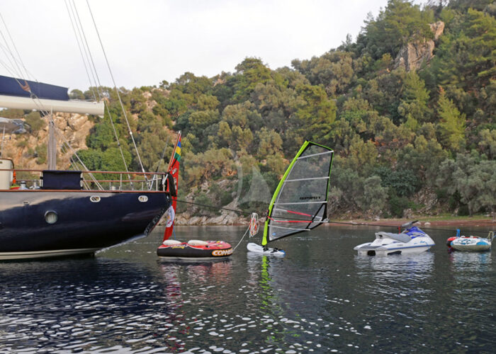 classic sailing yacht ofelia external water toys.jpg