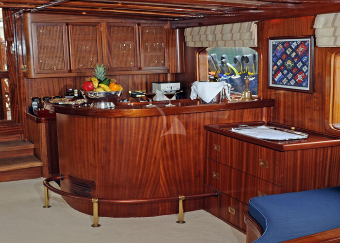 classic sailing yacht ofelia interior bar.jpg
