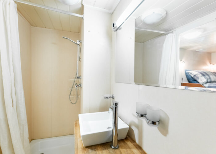 togo double shower 2