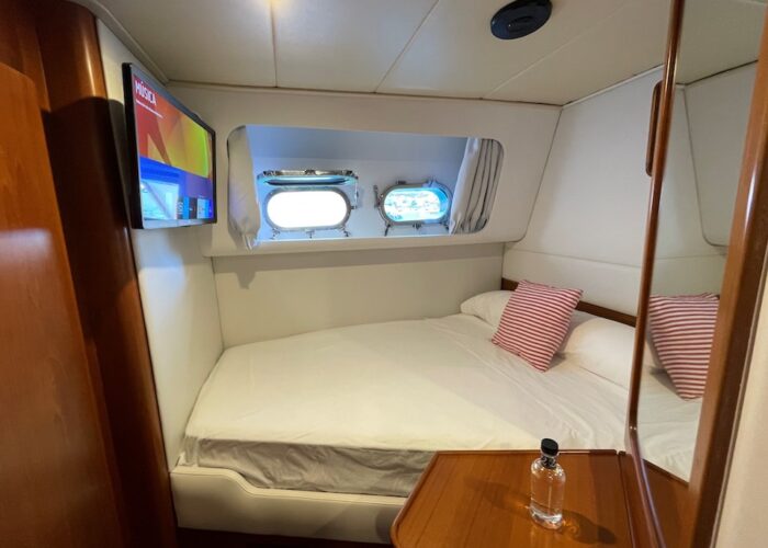 Double ensuite bed
