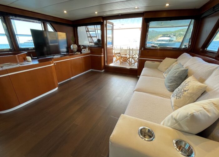 Main Salon TV