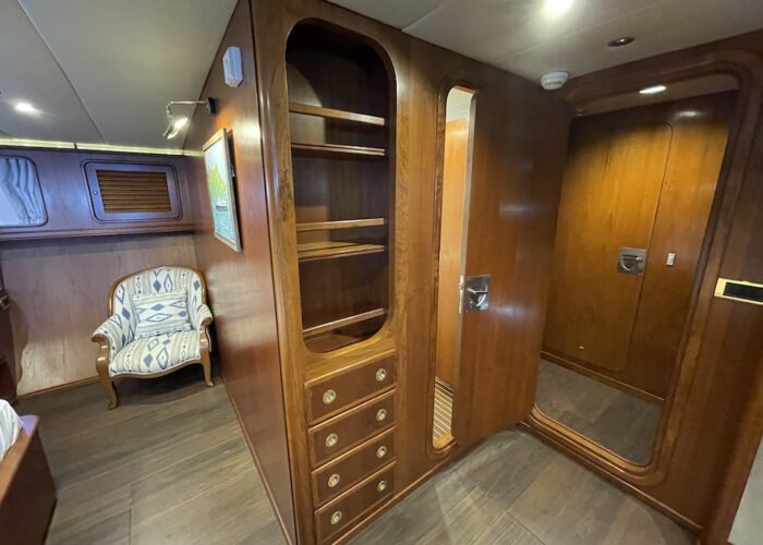 Master Cabin Entry