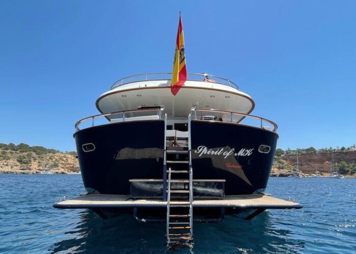 Spirit of MK looking at stern
