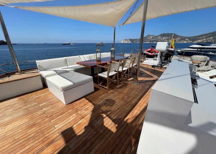 Upper Deck