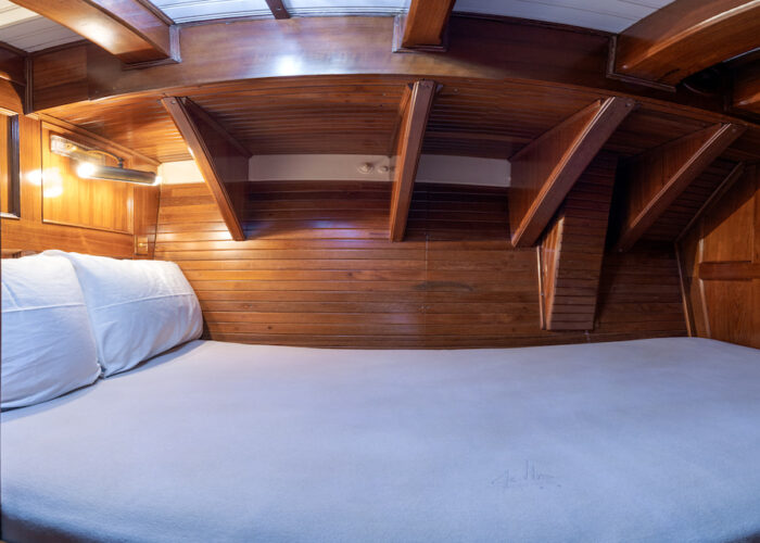 SY Aello starboard cabin (3)