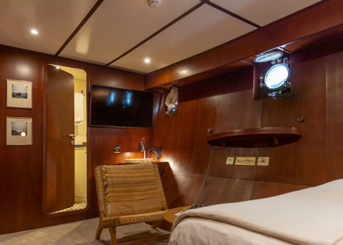 Fairmile - Starboard Cabin Lounge Area